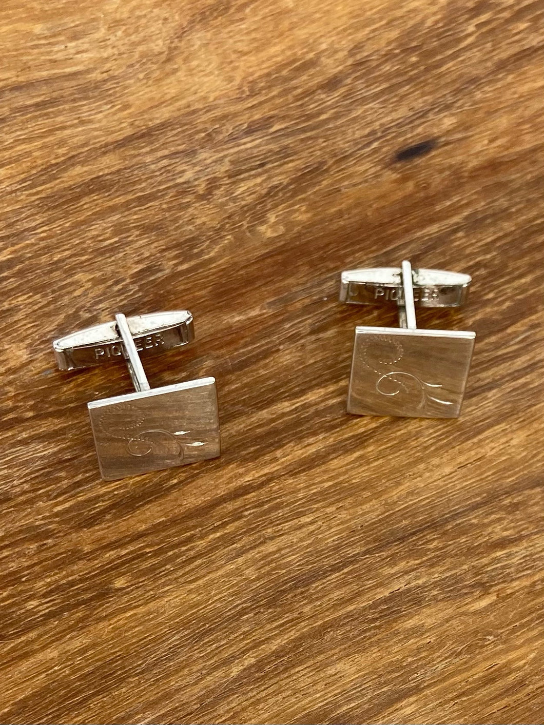 Pioneer classic Square silver-tone polished Cufflinks