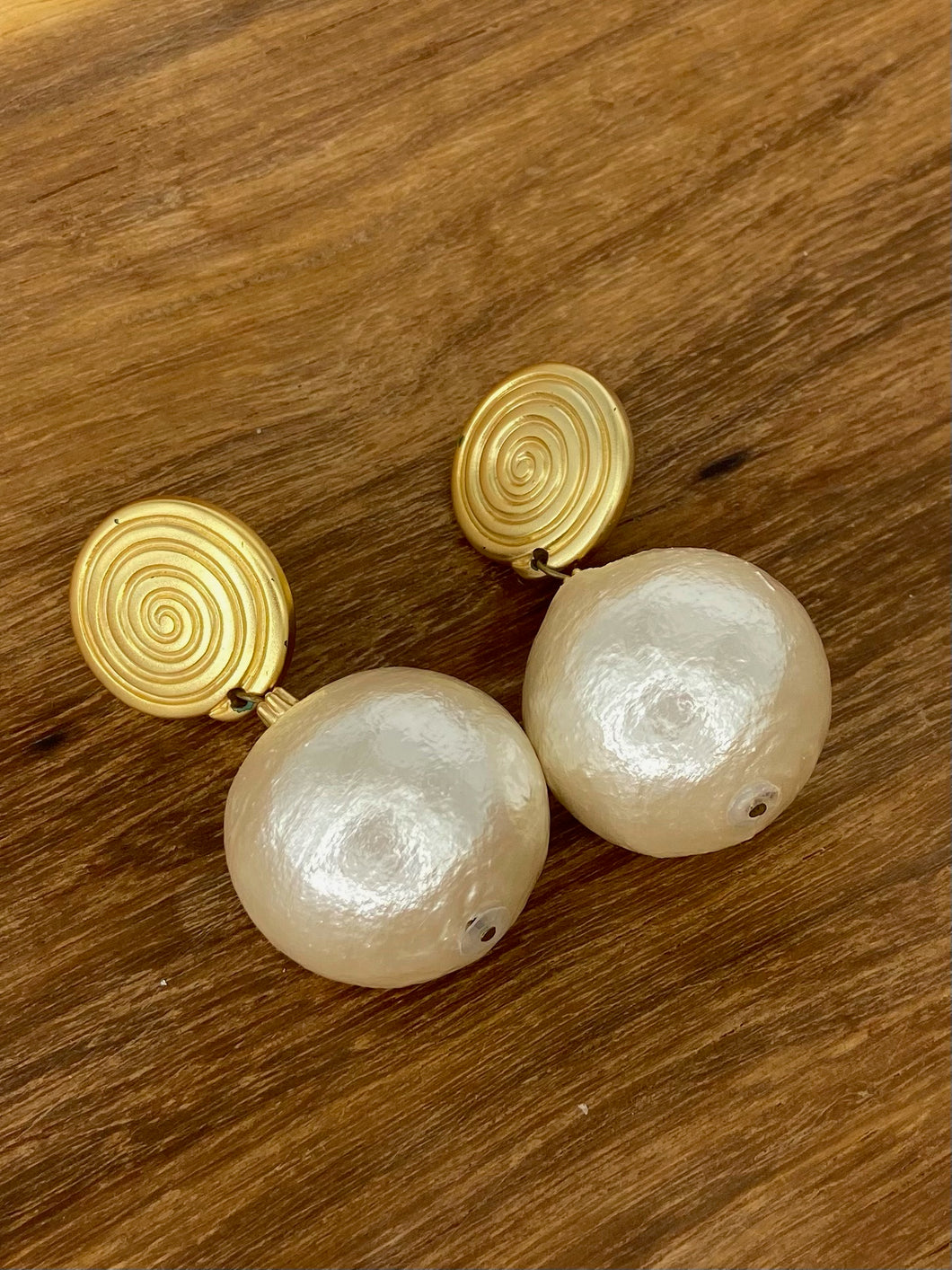 Clip-on earrings 1980s - pearl finish